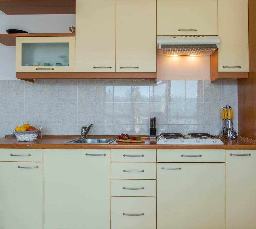 Lily Apartment Rabac Bagian luar foto